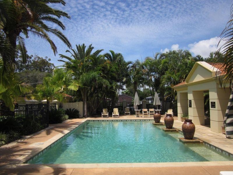 15/99-101 Heeb Street, Benowa QLD 4217