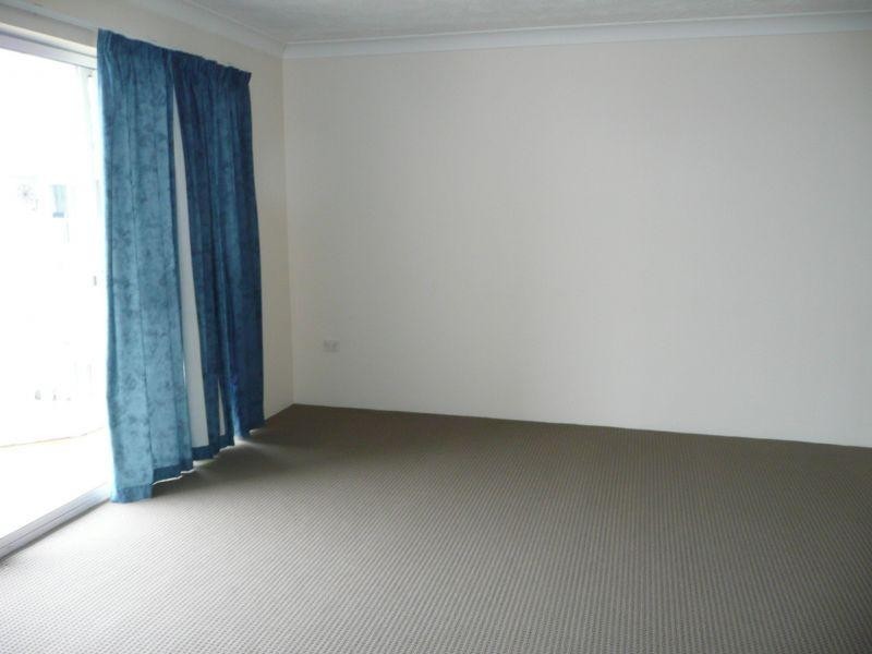 6 Back Street, Biggera Waters QLD 4216