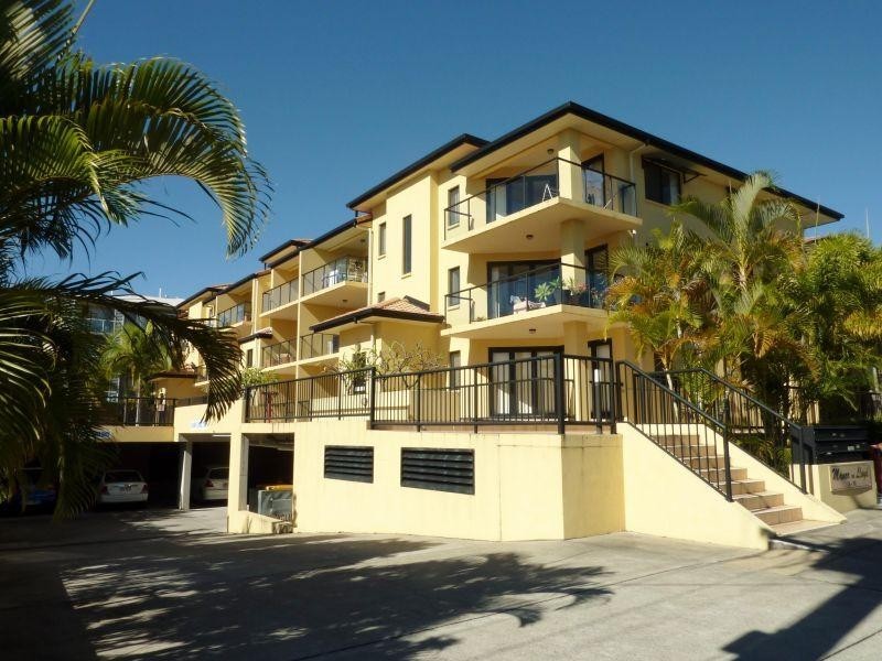 12 Lloyd Street, Southport QLD 4215