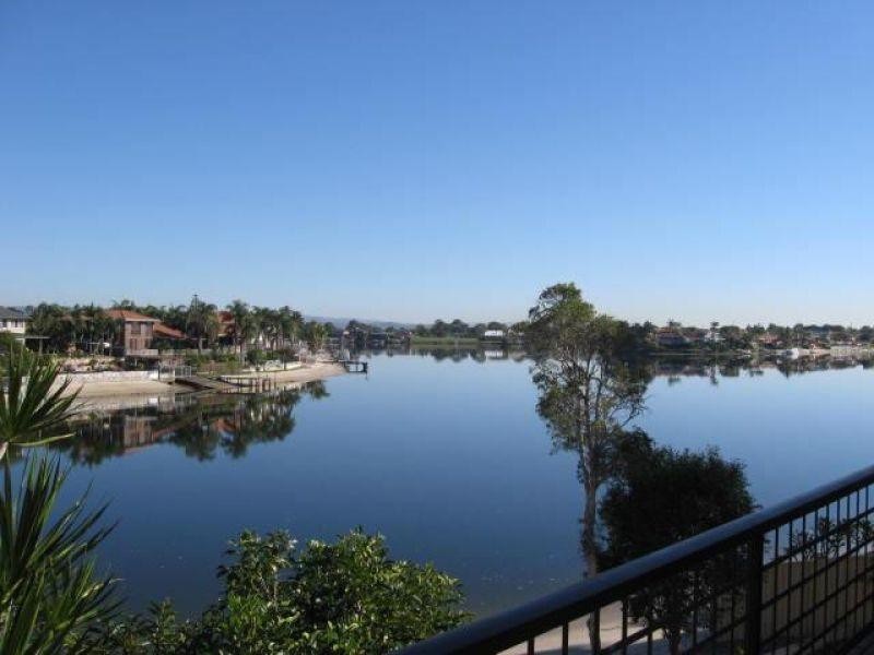 111 Markeri Street, Mermaid Waters QLD 4218