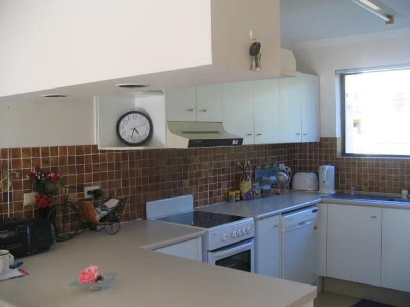 111 Markeri Street, Mermaid Waters QLD 4218