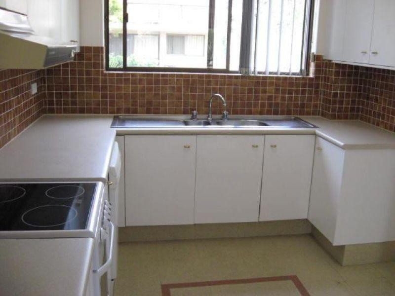 111 Markeri Street, Mermaid Waters QLD 4218