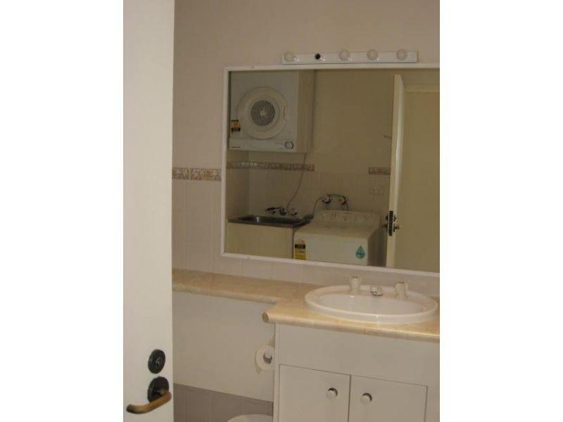 111 Markeri Street, Mermaid Waters QLD 4218