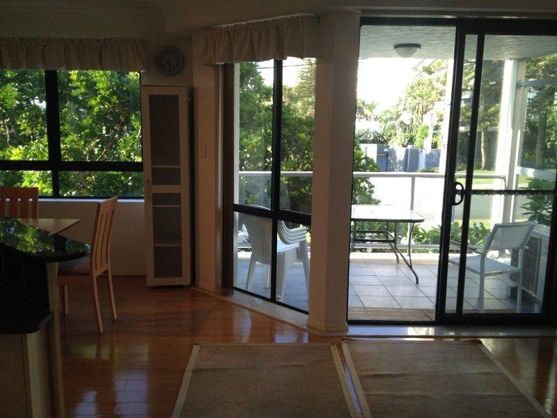 24/6 Fifth Avenue, Burleigh Heads QLD 4220