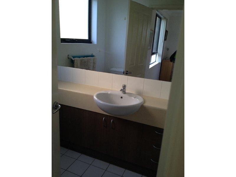 24/6 Fifth Avenue, Burleigh Heads QLD 4220