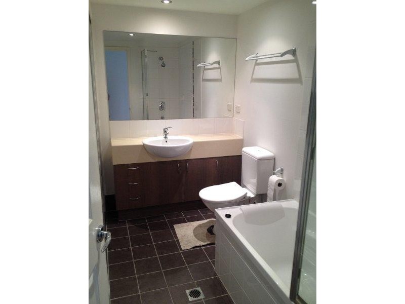 24/6 Fifth Avenue, Burleigh Heads QLD 4220