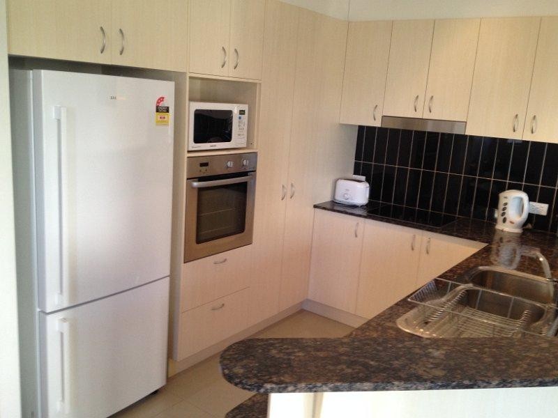 24/6 Fifth Avenue, Burleigh Heads QLD 4220