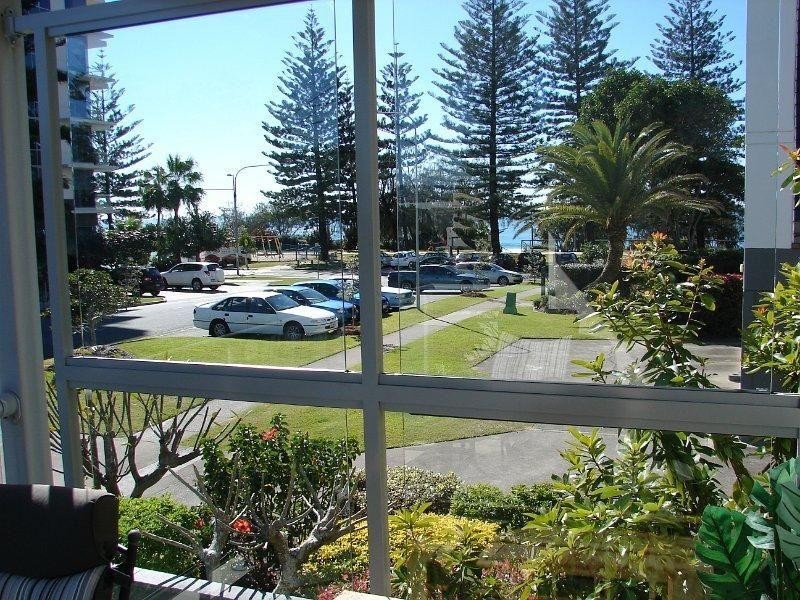 24/6 Fifth Avenue, Burleigh Heads QLD 4220