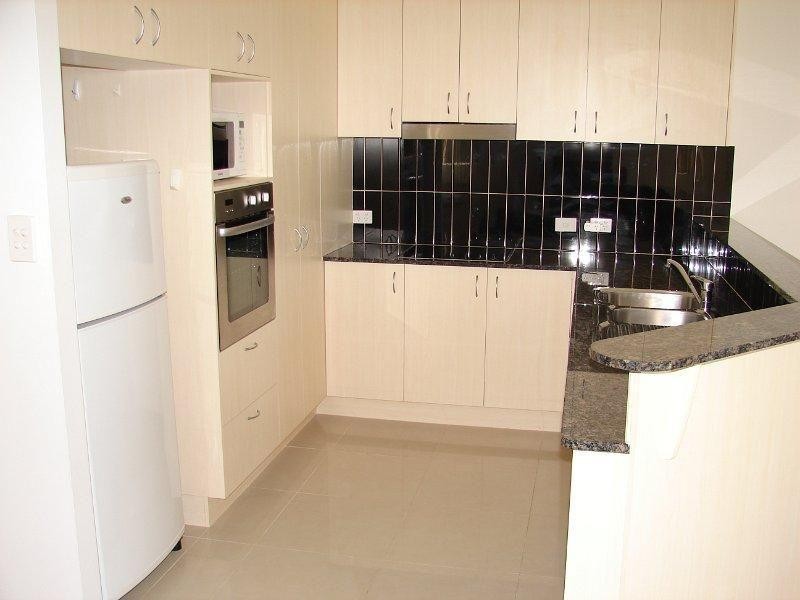 24/6 Fifth Avenue, Burleigh Heads QLD 4220