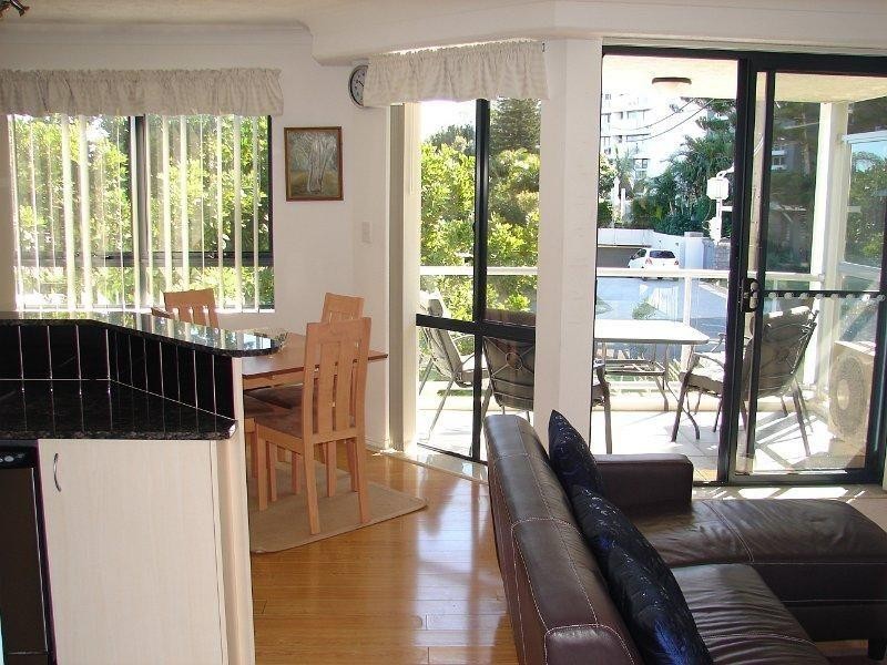 24/6 Fifth Avenue, Burleigh Heads QLD 4220