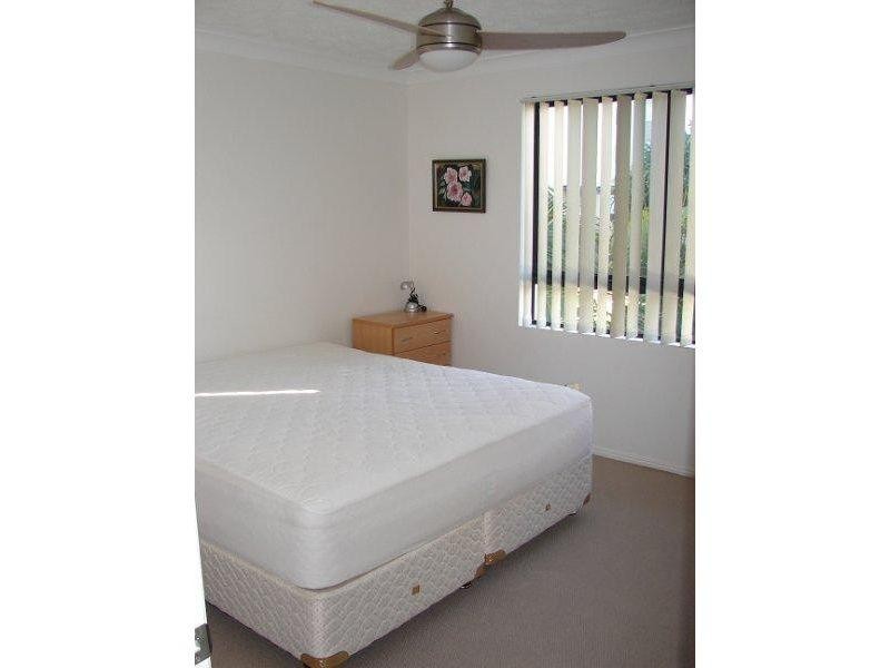 24/6 Fifth Avenue, Burleigh Heads QLD 4220
