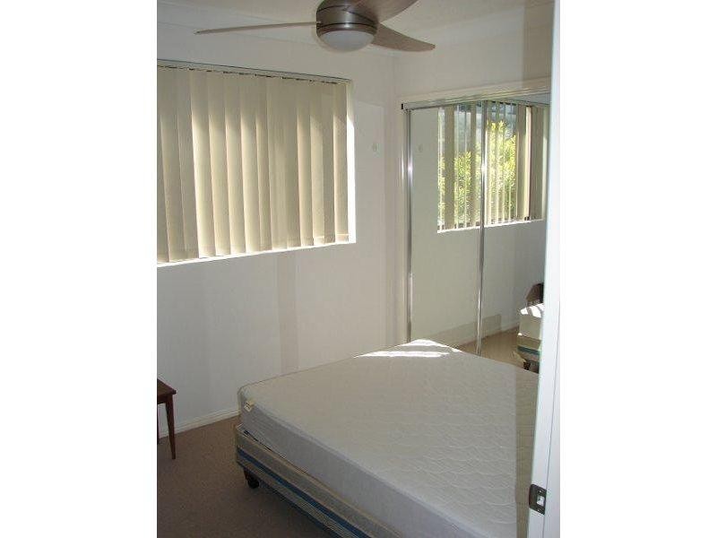 24/6 Fifth Avenue, Burleigh Heads QLD 4220
