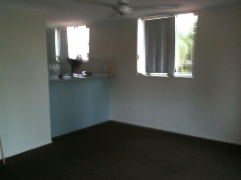 16 STANHILL DR, Chevron Island QLD 4217
