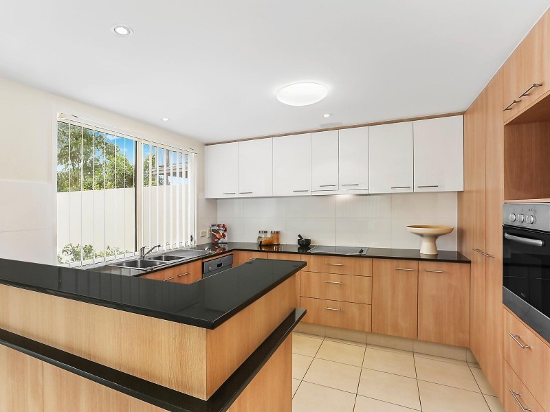 261 Easthill Drive, Robina QLD 4226