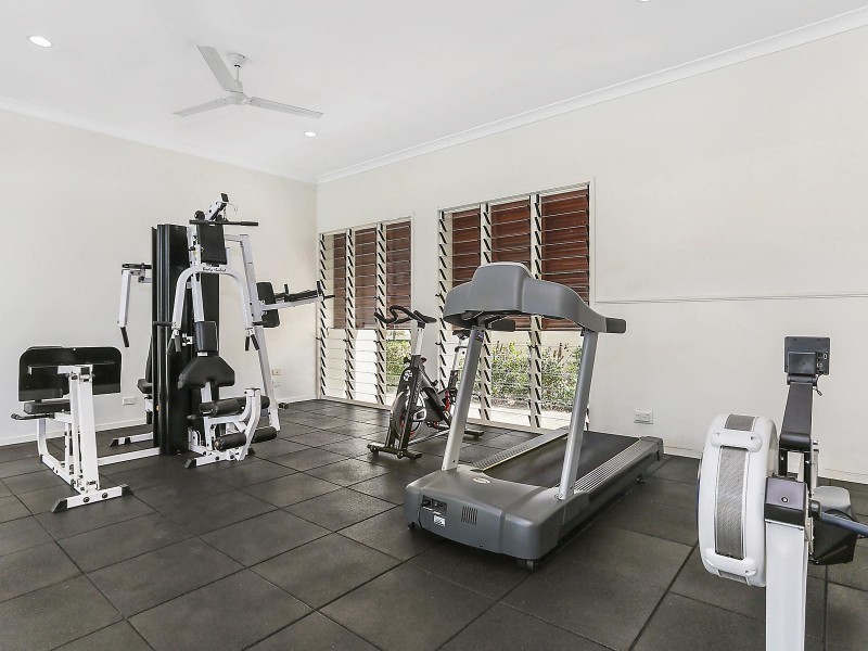 261 Easthill Drive, Robina QLD 4226
