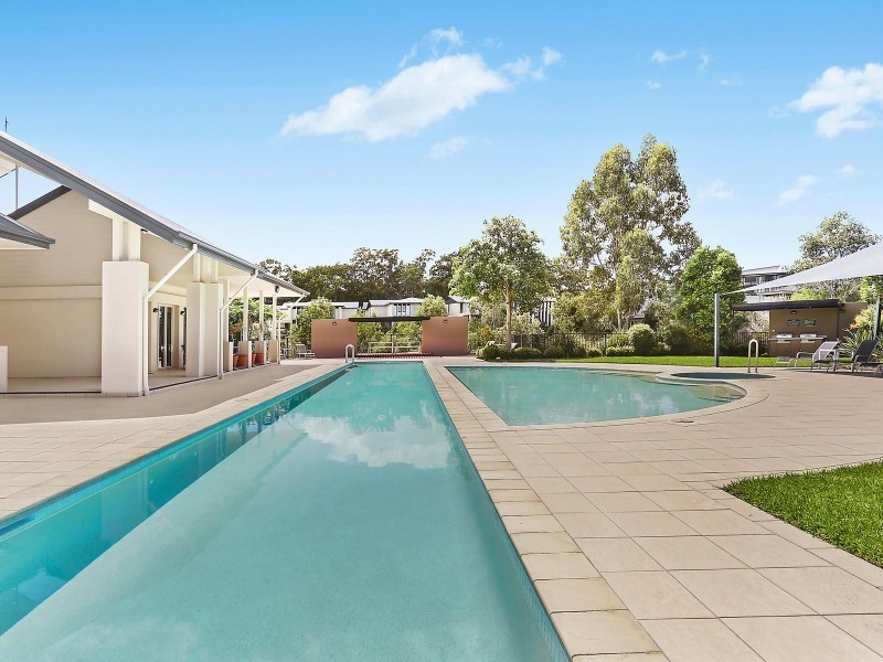 261 Easthill Drive, Robina QLD 4226