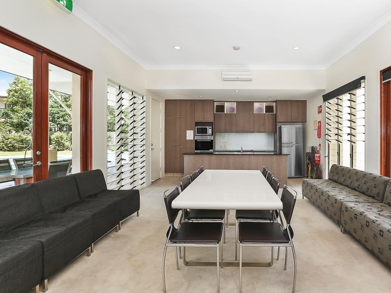 261 Easthill Drive, Robina QLD 4226