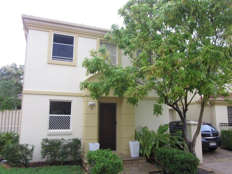 09/99-101 Heeb Street, Benowa QLD 4217