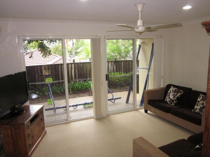 09/99-101 Heeb Street, Benowa QLD 4217