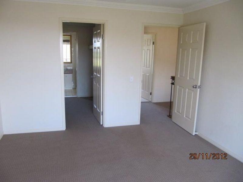 433  Brisbane Road, Arundel QLD 4214