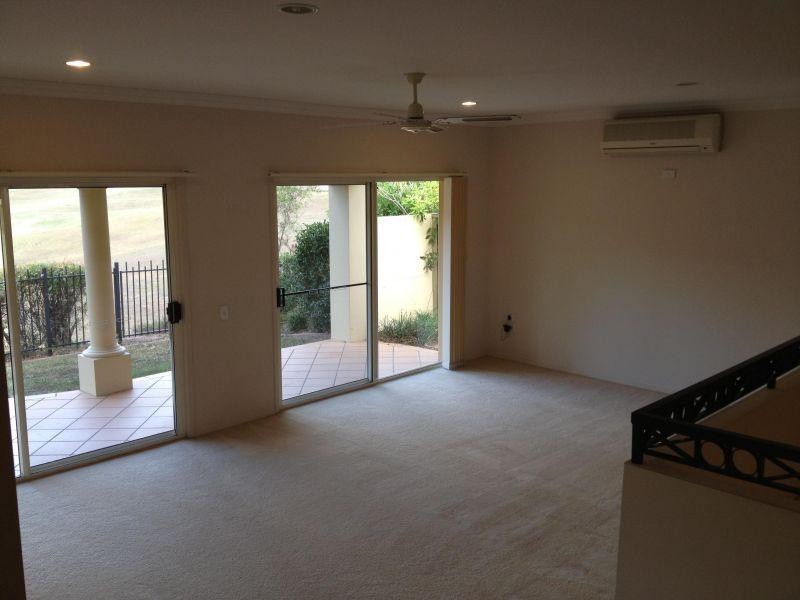 433  Brisbane Road, Arundel QLD 4214