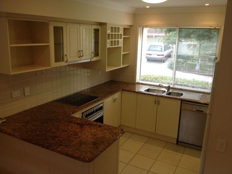 433  Brisbane Road, Arundel QLD 4214