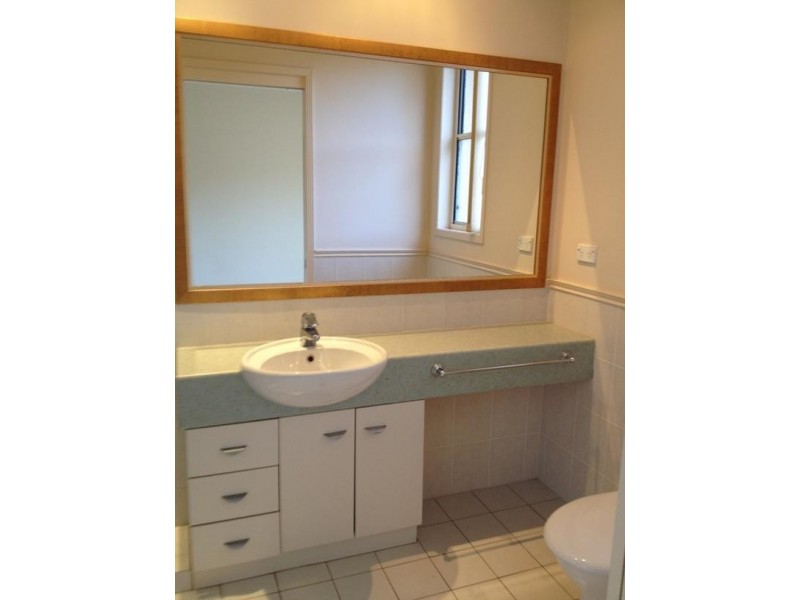 433  Brisbane Road, Arundel QLD 4214