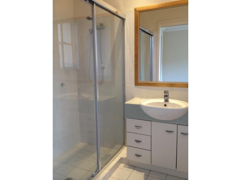 433  Brisbane Road, Arundel QLD 4214