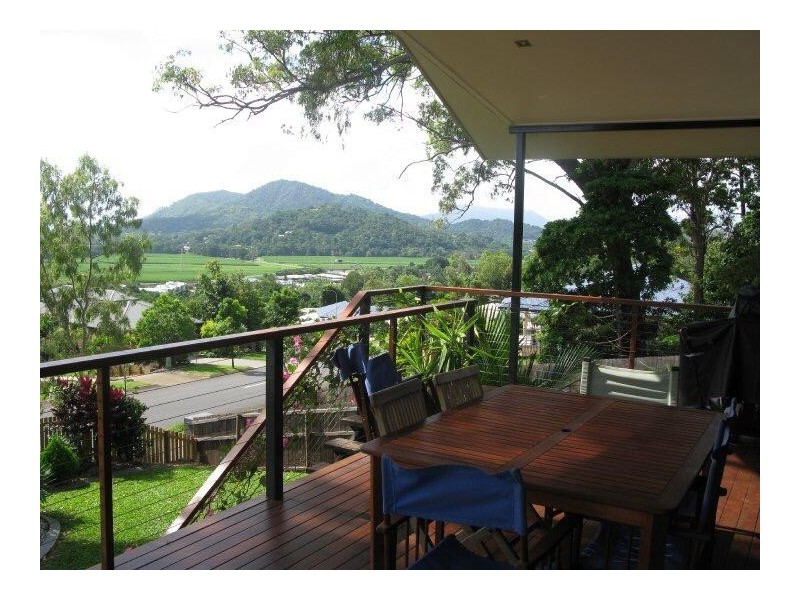 71 Daphne Drive, Redlynch QLD 4870