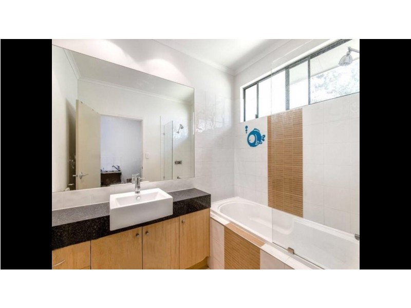 71 Daphne Drive, Redlynch QLD 4870