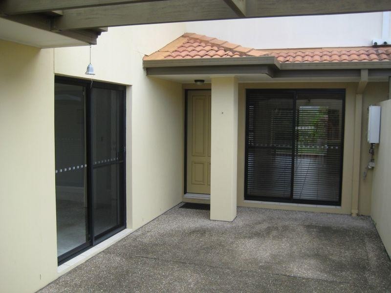 136 Palm Meadows Drive, Carrara QLD 4211