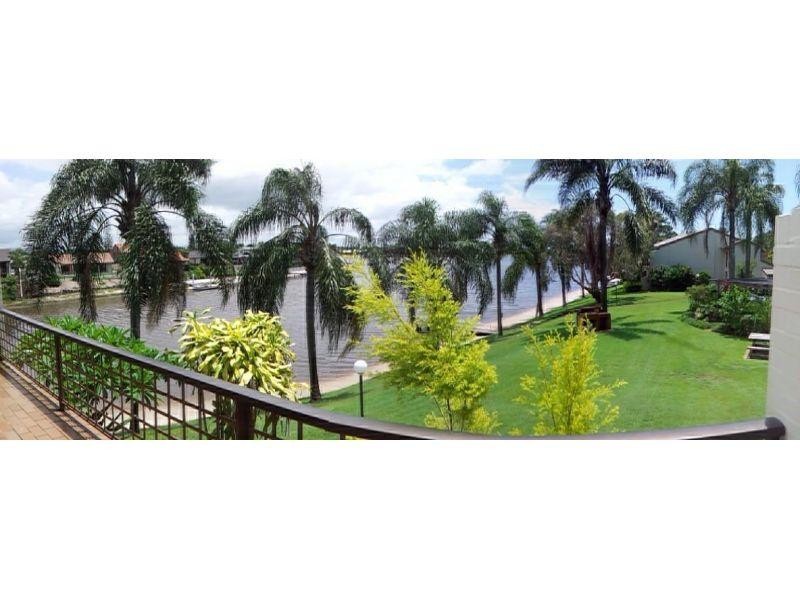 111 Markeri Street, Mermaid Waters QLD 4218