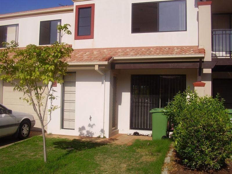 98/302 Christine Avenue, Varsity Lakes QLD 4227