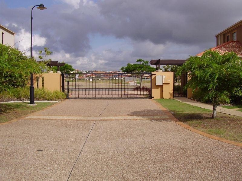 98/302 Christine Avenue, Varsity Lakes QLD 4227