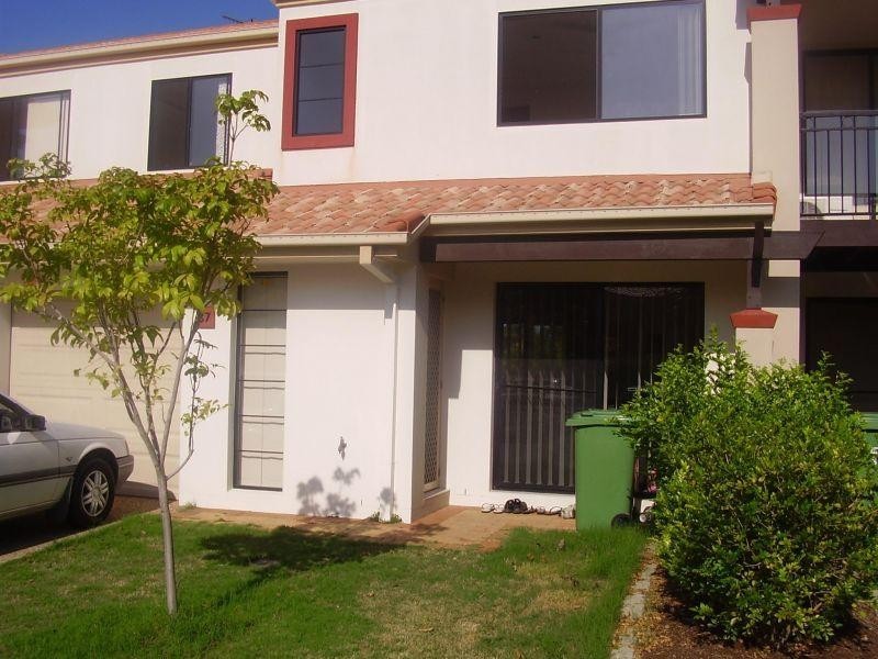 98/302 Christine Avenue, Varsity Lakes QLD 4227
