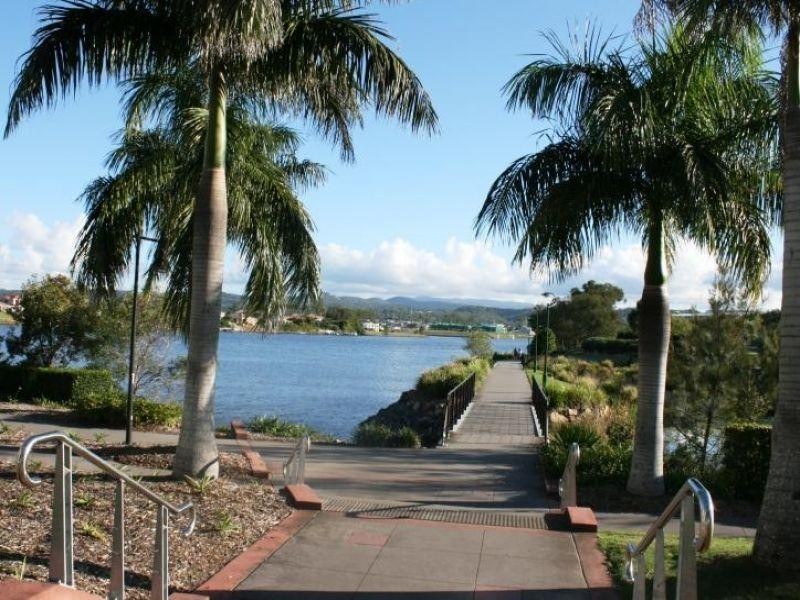 9 Moores Cresent, Varsity Lakes QLD 4227