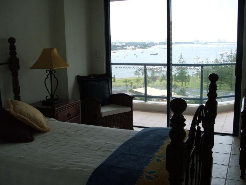 40/22 Montgomery Avenue, Main Beach QLD 4217