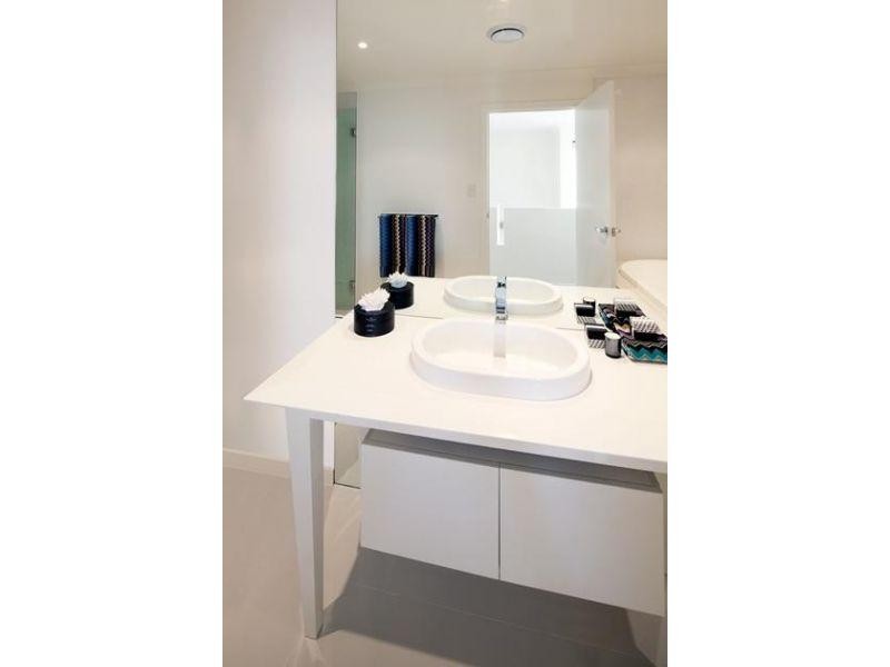 64/283 Easthill Drive, Robina QLD 4226