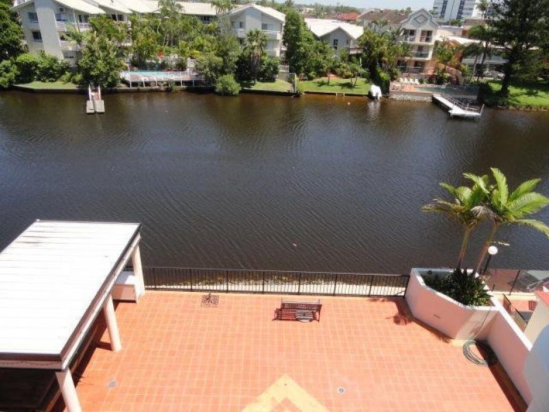 12 Paradise Island, Surfers Paradise QLD 4217