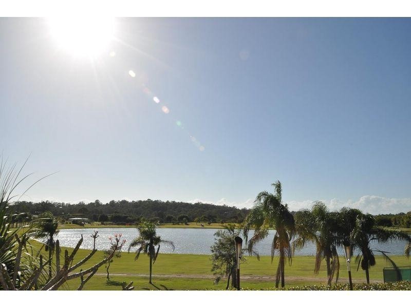 8 Peninsula Avenue, Cornubia QLD 4130