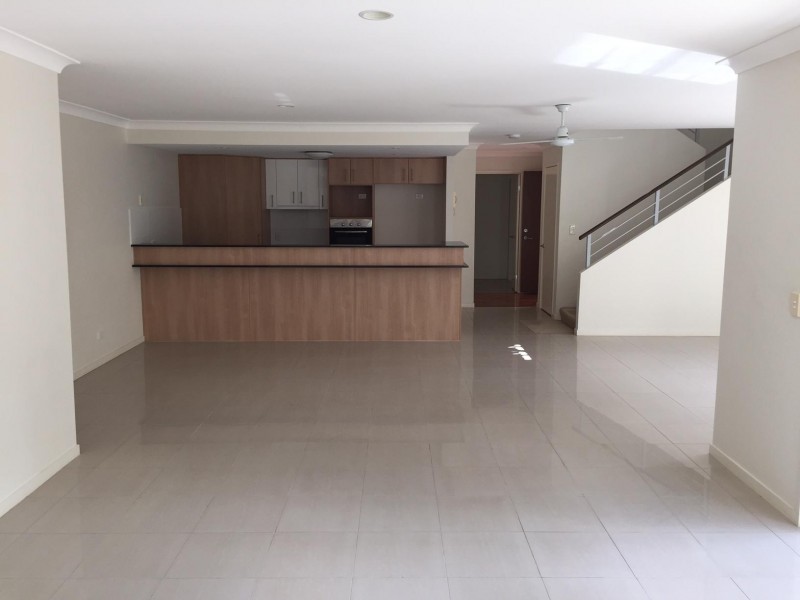 285 Easthill Drive, Robina QLD 4226