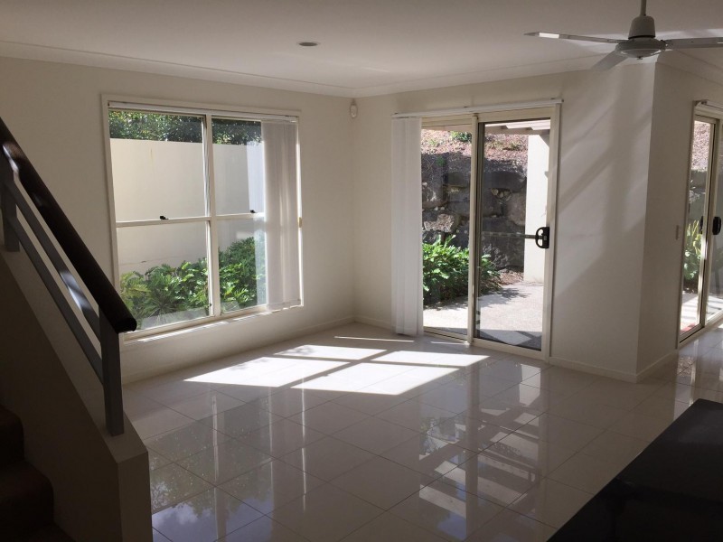 285 Easthill Drive, Robina QLD 4226