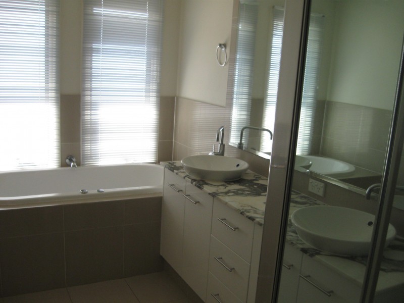 285 Easthill Drive, Robina QLD 4226