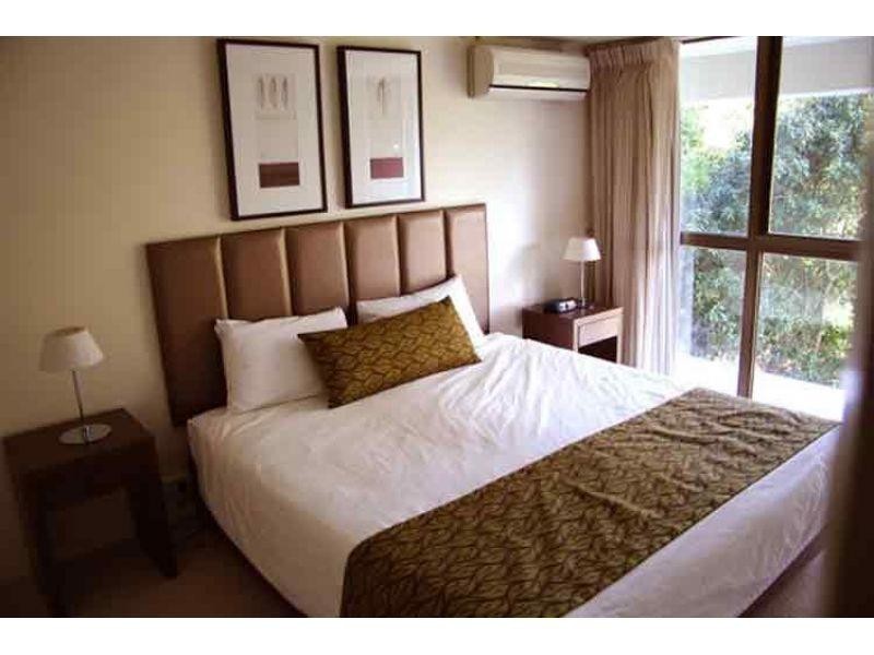 20/45 Hayle Street, Burleigh Heads QLD 4220