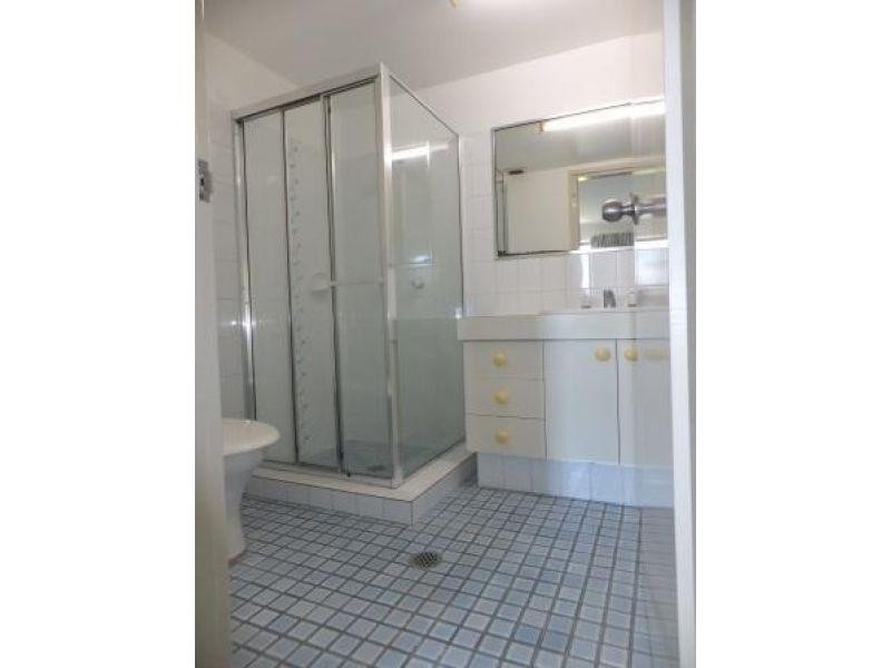 9 Bayview Street, Runaway Bay QLD 4216