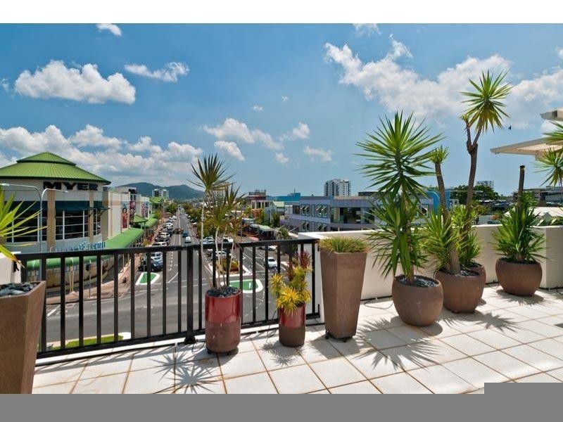 12/79 Spence Street, Cairns QLD 4870