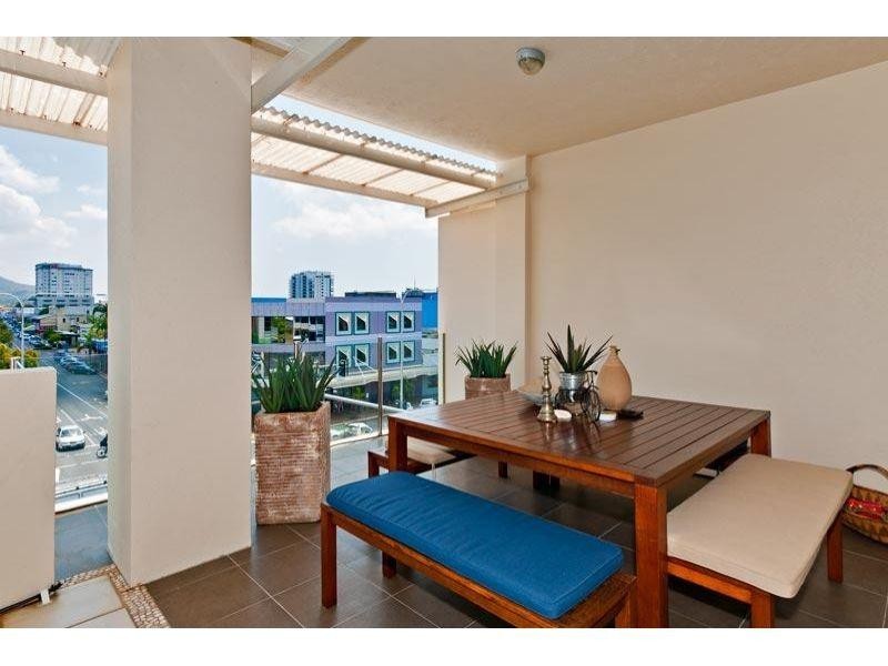 12/79 Spence Street, Cairns QLD 4870