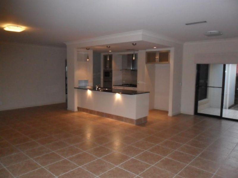 1 The Vistas Drive, Carrara QLD 4211