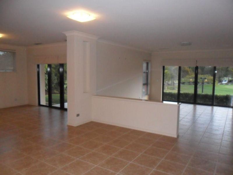 1 The Vistas Drive, Carrara QLD 4211