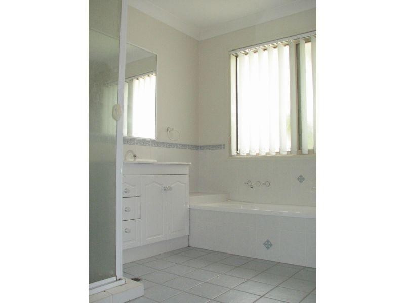 601 Pine Ridge Road, Biggera Waters QLD 4216